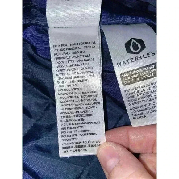 Levi's Premium Women's Oversized Faux Fur Trucker Jacket XS Blue Denim Furry Fur - Picture 9 of 12